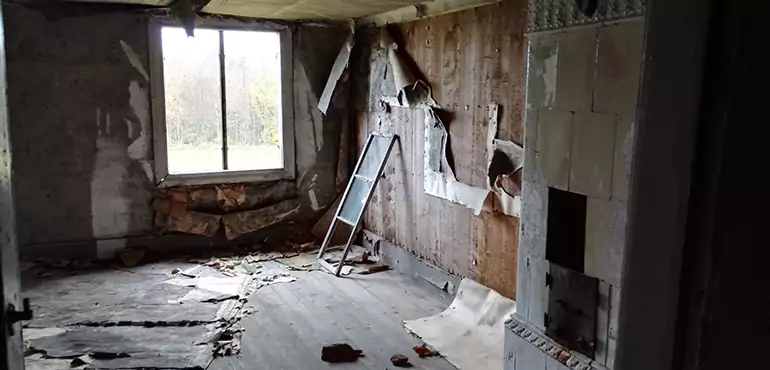 Why Selling a Distressed House Through Traditional Methods Fails in Tuscumbia